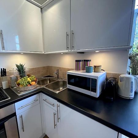 Cute&Cozy Studio Apt In Barons Court Лондон Экстерьер фото