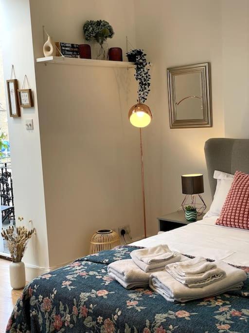 Cute&Cozy Studio Apt In Barons Court Лондон Экстерьер фото