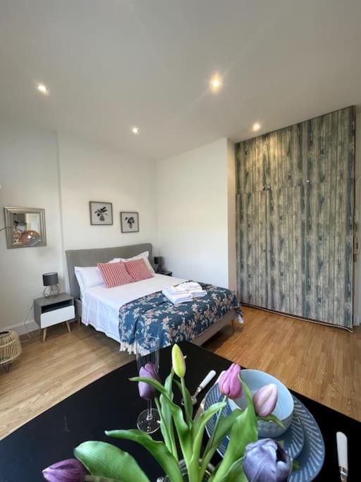 Cute&Cozy Studio Apt In Barons Court Лондон Экстерьер фото